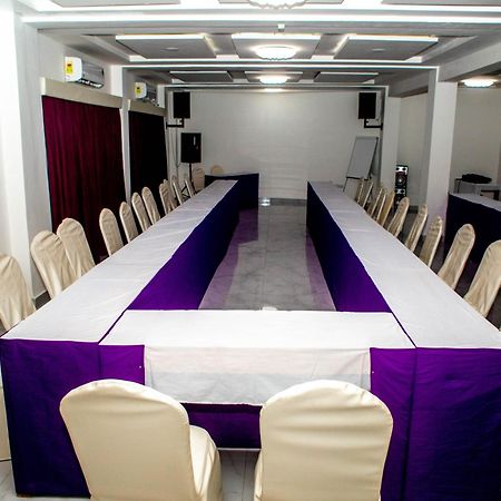 Hotel Les Orchidees Котону Екстериор снимка