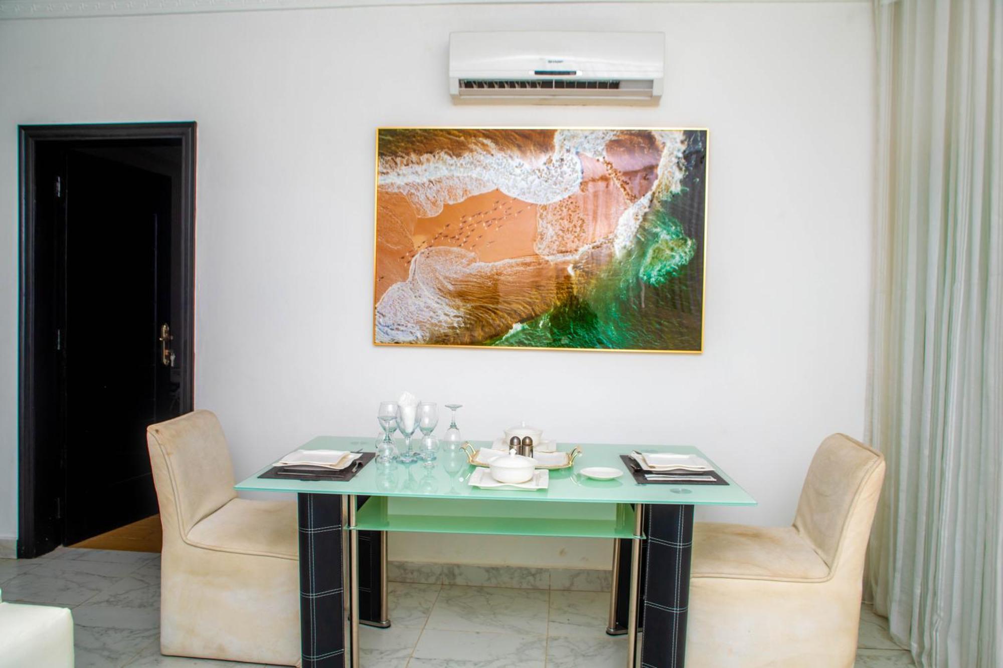 Hotel Les Orchidees Котону Екстериор снимка